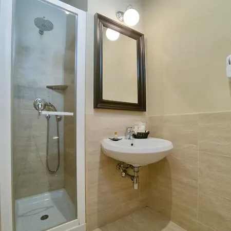Touring Wellness & Beauty 4* פיוג'י
