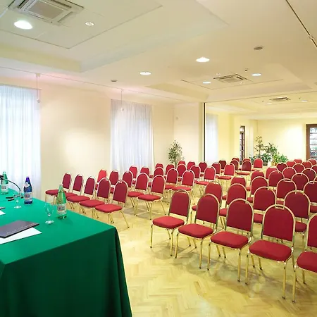 מלון Touring Wellness & Beauty 4*