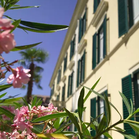 Отель Touring Wellness & Beauty