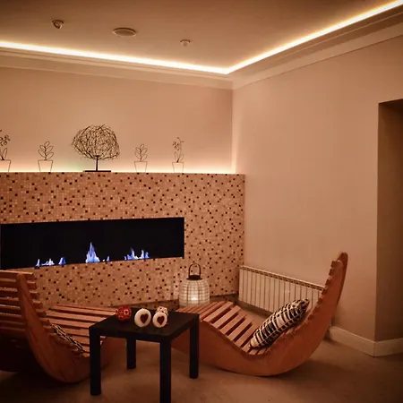 Touring Wellness & Beauty Отель