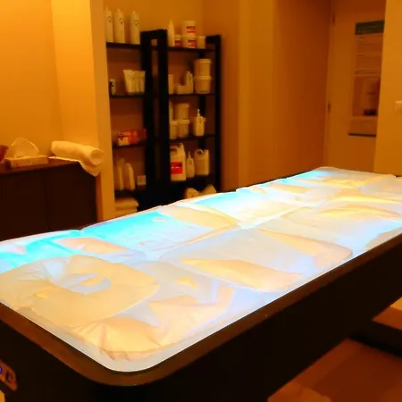 Touring Wellness & Beauty מלון 4*
