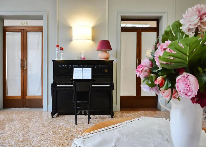 Touring Wellness & Beauty Отель