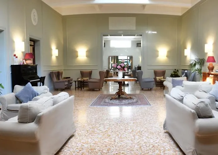 Touring Wellness & Beauty Отель